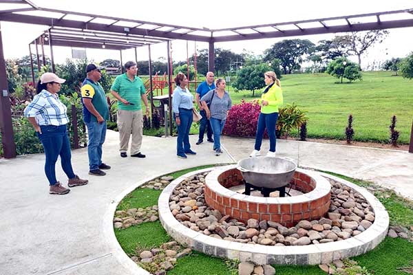 MIDA evalúa primera finca agroturística certificada con Zip Line en Veraguas
