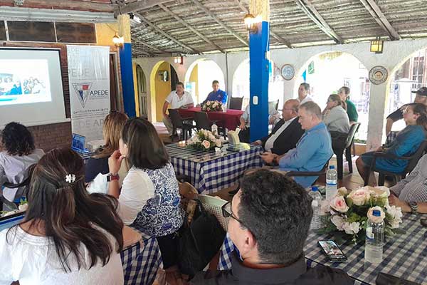 Viceministro Ameglio presenta en APEDE Retos del Sector Agropecuario en Panamá Oeste
