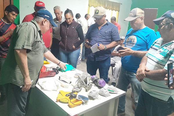 Aplicadores de plaguicidas son certificados por MIDA
