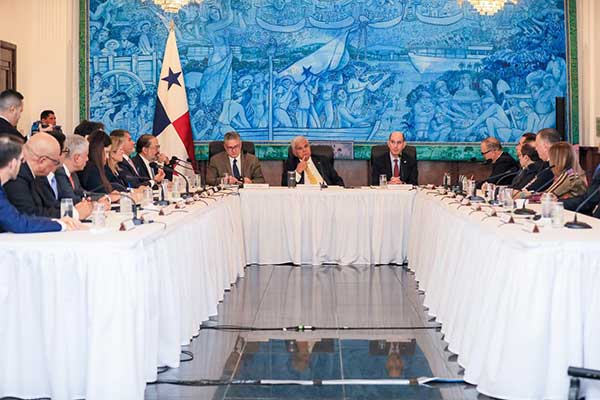Mulino y Asociación Bancaria dan paso hacia la bancarización de todos los panameños