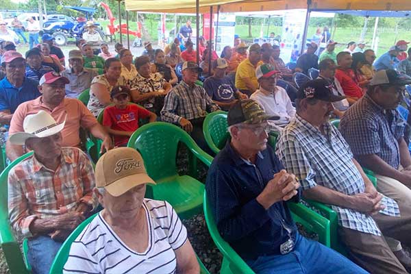 Encuentro ganadero reúne a más de 100 productores chiricanos