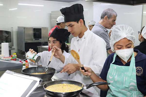 22 colegios clasifican a la final de la Competencia Nacional de Química en la Cocina de la Senacyt