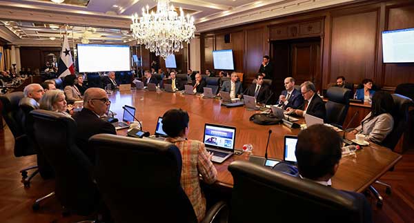 Gabinete da luz verde para estudios y selección de concesionario del teleférico