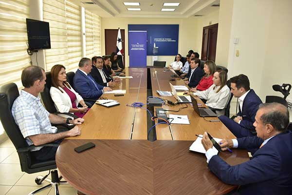 Mesa que busca modificación del Fondo Solidario de Vivienda avanza positivamente