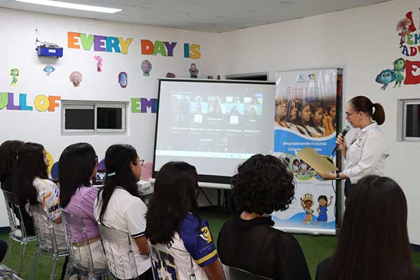 Inauguran programa Steam Girls en Panamá y Honduras