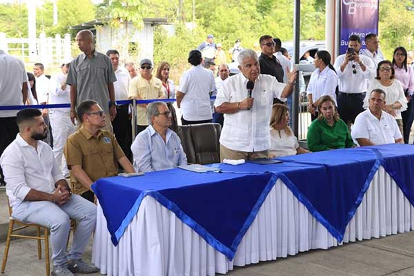 Mulino ordena retomar obras de hospital de Bugaba
