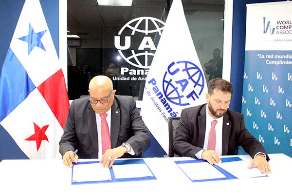 UAF Panamá y World Compliance Association firman convenio de cooperación